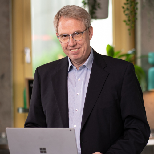 Henry Goettler -- CEO of OXID eSales AG