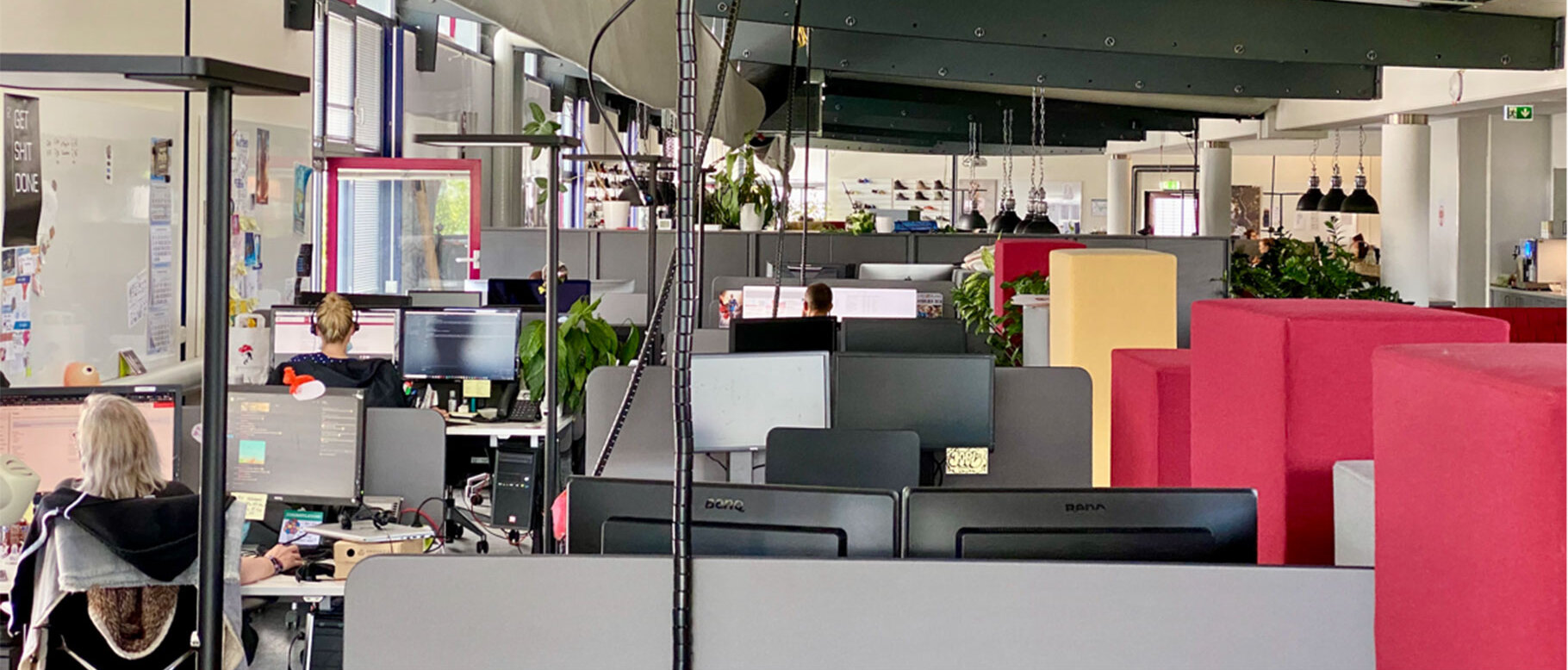 Homeoffice statt voller Flächen Homeoffice statt voller Flächen