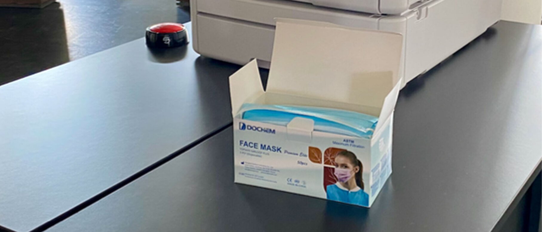 Der Einkauf besorgte Masken für alle Mitarbeiter Der Einkauf besorgte Masken für alle Mitarbeiter